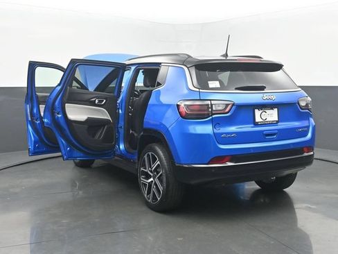 Used 2025 Jeep Compass Limited w/ Elite Group AWD/4WD image 54