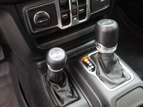 Used 2023 Jeep Wrangler Unlimited AWD/4WD image 21