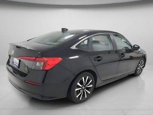 Used 2023 Honda Civic EX image 6