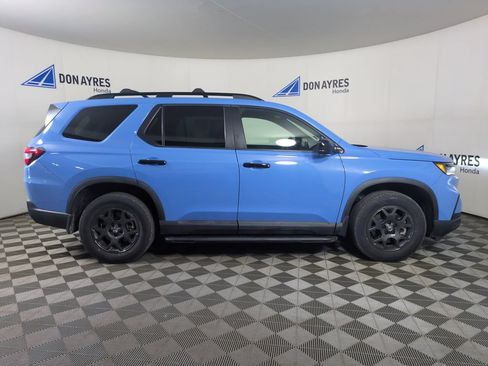 Certified 2023 Honda Pilot TrailSport image 10
