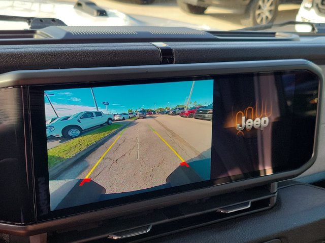 Used 2025 Jeep Gladiator Sport AWD/4WD image 30
