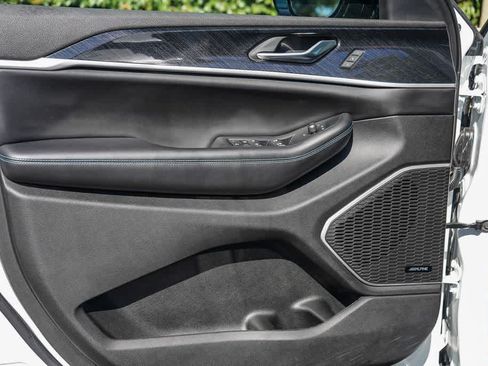 Used 2022 Jeep Grand Cherokee Trailhawk w/ Luxury Tech Group III AWD/4WD image 19