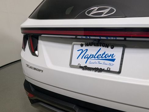 Certified 2022 Hyundai Tucson Limited FWD image 9