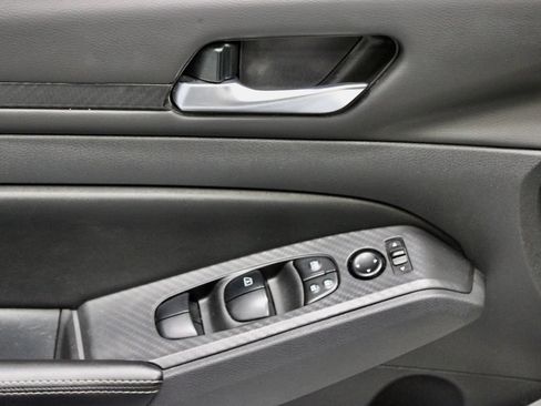 Certified 2024 Nissan Altima 2.5 SV FWD image 22