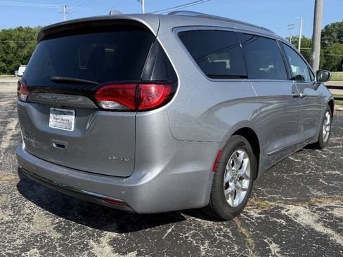 Used 2019 Chrysler Pacifica Limited FWD image 5
