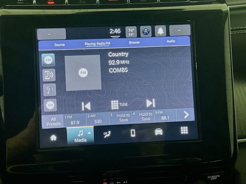 Used 2023 Jeep Grand Cherokee Laredo image 21