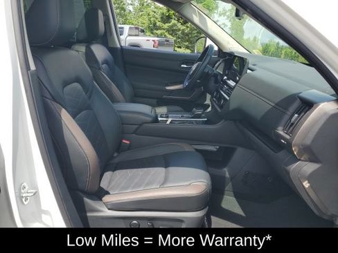 Certified 2024 Nissan Pathfinder Platinum w/ Cargo Package AWD/4WD image 11