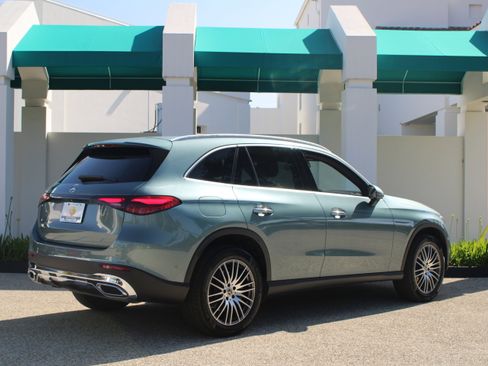 Used 2026 Mercedes-Benz GLC 300 image 9