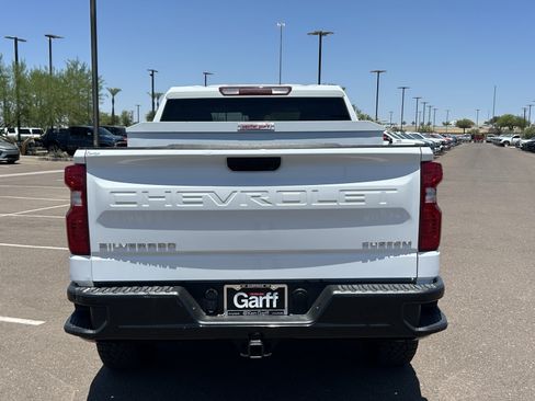 Used 2024 Chevrolet Silverado 1500 Custom Trail Boss AWD/4WD image 4
