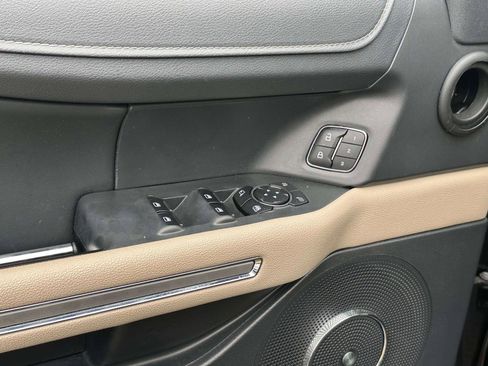 Used 2024 Ford Expedition Limited image 16