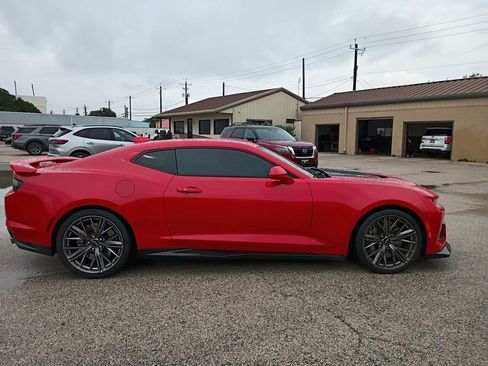 Used 2022 Chevrolet Camaro ZL1 RWD image 7
