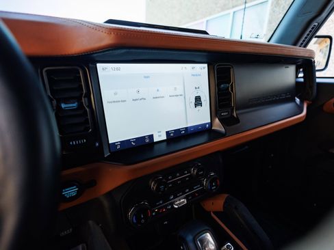 Used 2022 Ford Bronco Wildtrak image 46