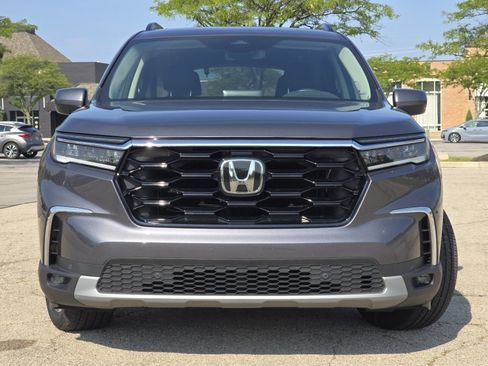 Certified 2024 Honda Pilot Touring image 14