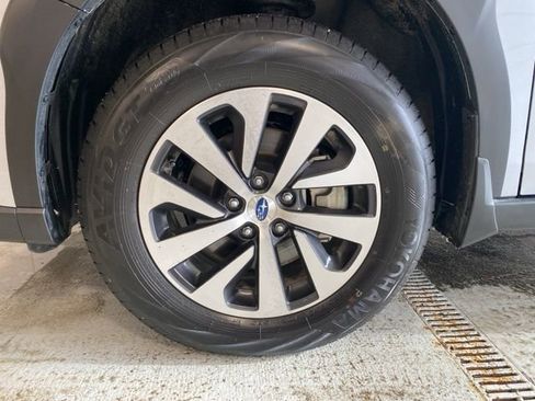 Certified 2025 Subaru Outback 2.5i image 5