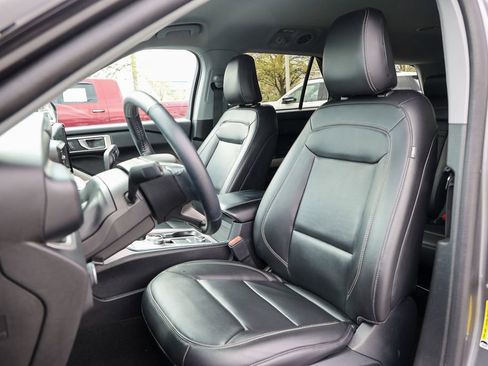 Certified 2023 Ford Explorer XLT w/ Equipment Group 202A image 34