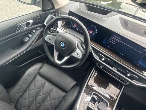 Used 2024 BMW X7 xDrive40i w/ Premium Package AWD/4WD image 35