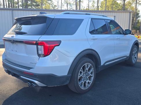 Used 2025 Ford Explorer Platinum w/ Ultimate Package image 5