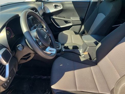 Used 2024 Kia Soul LX w/ Option Group 015 FWD image 16