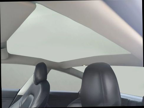 Used 2018 Tesla Model 3 Long Range image 9