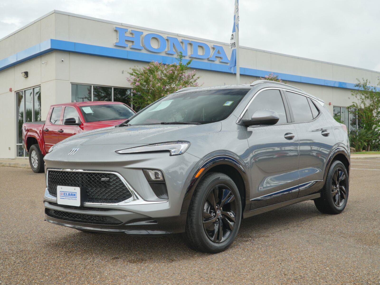 Used 2025 Buick Encore GX Sport Touring FWD image 1
