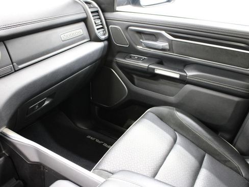 Used 2019 RAM 1500 Laramie AWD/4WD image 29
