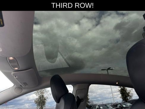Used 2024 Tesla Model Y Long Range AWD/4WD image 26