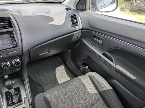 Used 2025 Mitsubishi Outlander Sport AWD image 16
