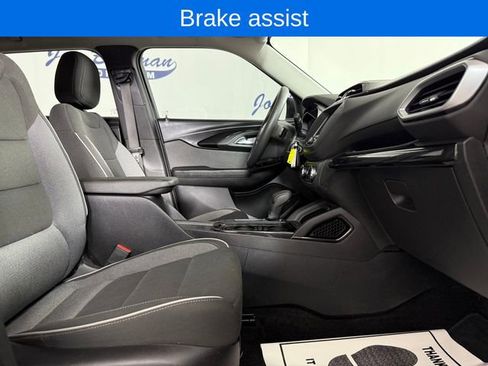 Used 2021 Chevrolet TrailBlazer LS AWD/4WD image 17