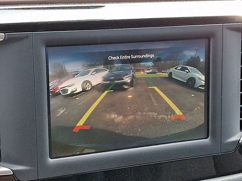 Used 2024 Chrysler Voyager LX FWD image 17