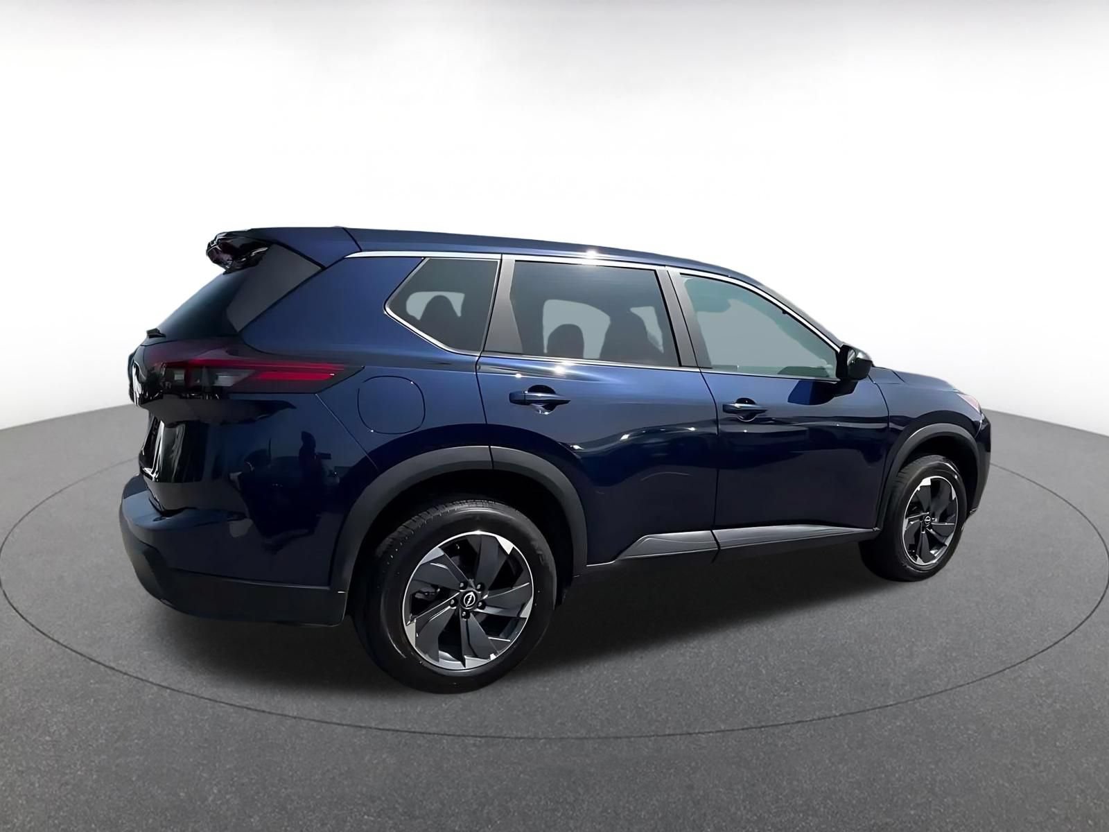 Used 2025 Nissan Rogue SV FWD image 14
