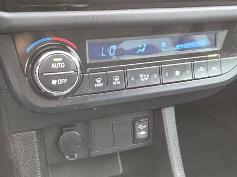 Used 2016 Toyota Corolla S FWD image 19