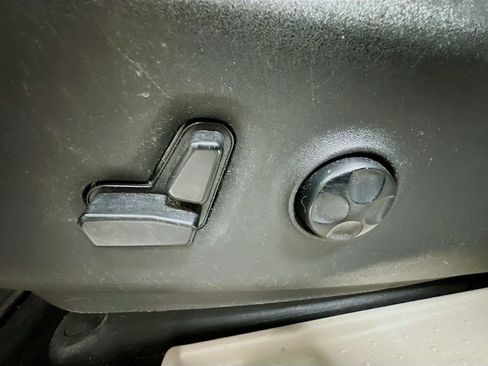 Used 2017 Chrysler Pacifica Touring-L image 34