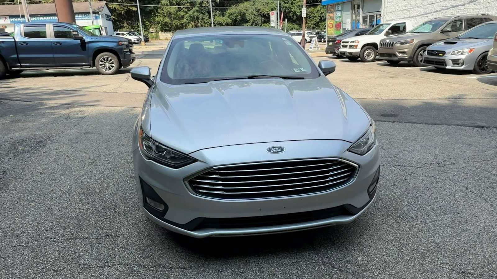 Used 2019 Ford Fusion SE w/ Equipment Group 151A FWD image 3