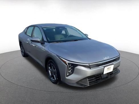 Used 2025 Kia K4 LXS image 3