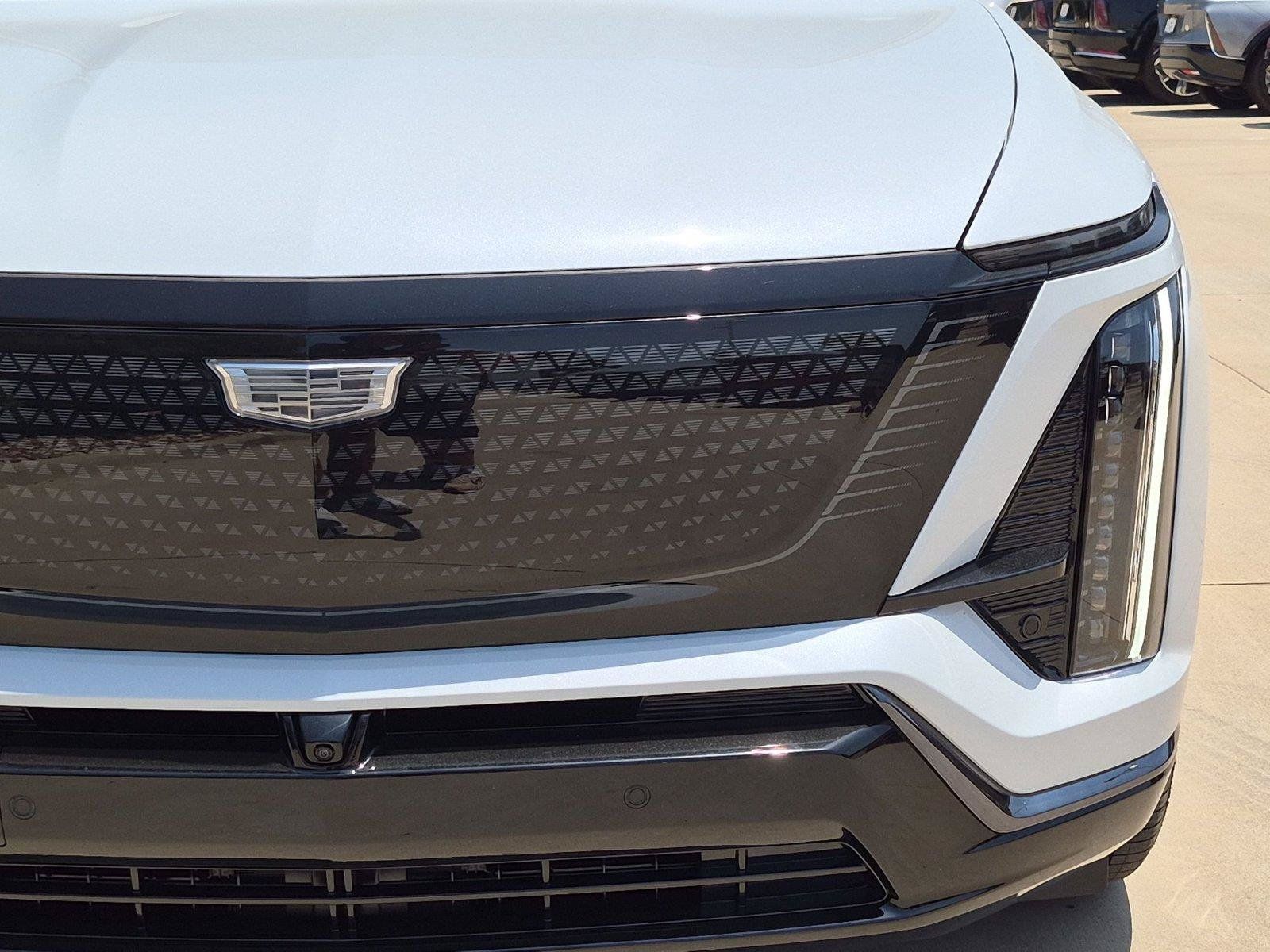 New 2027 Cadillac Vistiq Sport w/ LPO, Floor Liner Package AWD/4WD image 6