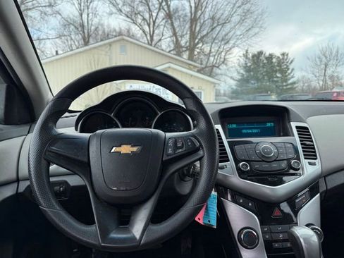 Used 2012 Chevrolet Cruze LS w/ Connectivity Package image 9
