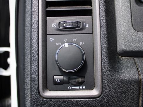 Used 2014 RAM 1500 Tradesman w/ Power & Remote Entry Group image 15