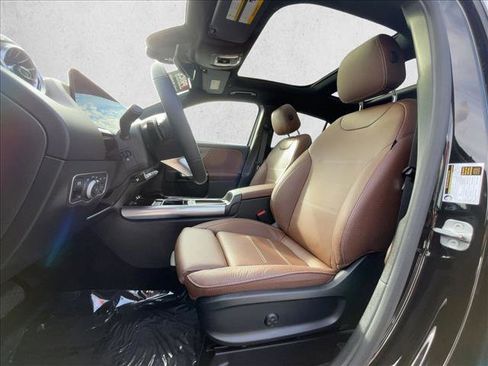 Certified 2025 Mercedes-Benz GLA 250 4MATIC image 17