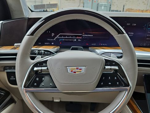 Certified 2025 Cadillac Escalade Sport Platinum AWD/4WD image 21