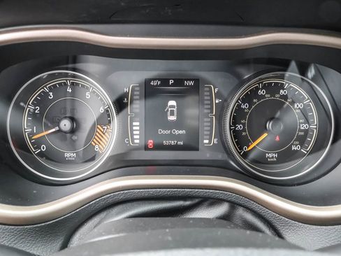 Used 2015 Jeep Cherokee Latitude w/ Comfort/Convenience Group image 20