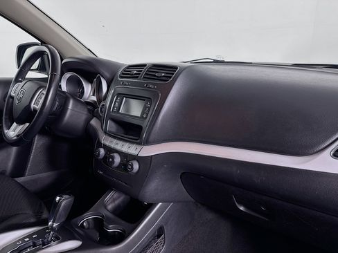 Used 2019 Dodge Journey SE w/ Connectivity Group image 29