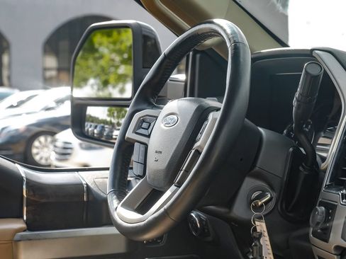 Used 2022 Ford F250 Lariat w/ Tremor Off-Road Package AWD/4WD image 11