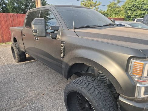 Used 2020 Ford F250 Platinum w/ FX4 Off-Road Package AWD/4WD image 22
