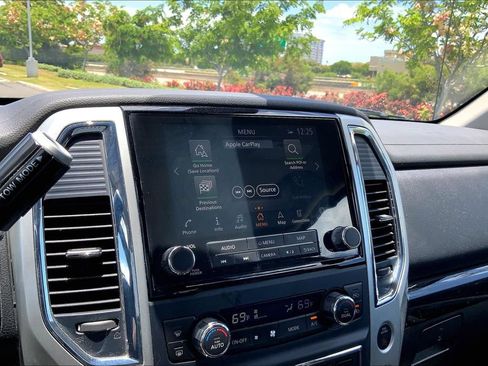 Used 2020 Nissan Titan SV w/ SV Convenience Package RWD image 31