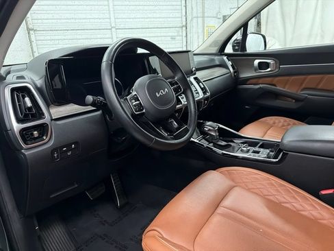 Used 2022 Kia Sorento SX Prestige w/ Rust Color Package AWD/4WD image 13