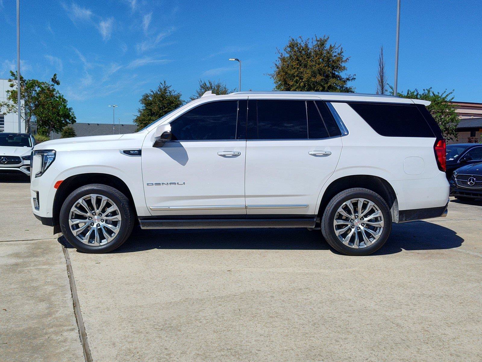 Used 2023 GMC Yukon Denali w/ Denali Reserve Package AWD/4WD image 3