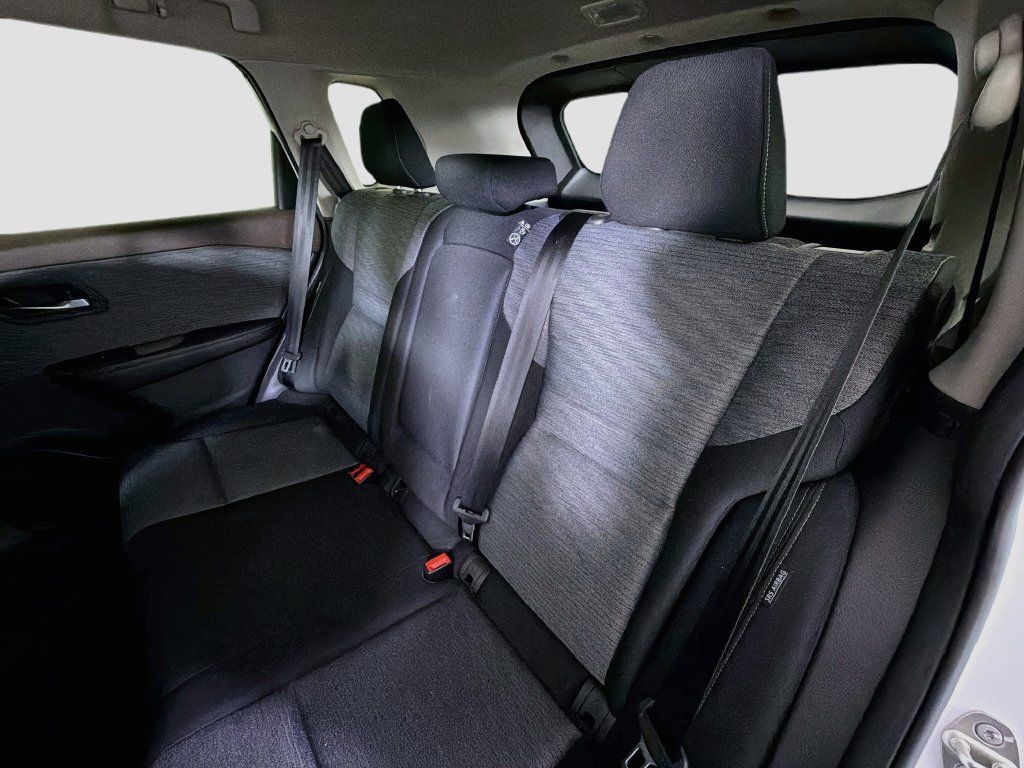 Used 2023 Nissan Rogue SV FWD image 23