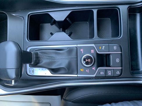 Used 2025 Kia Sorento S image 20