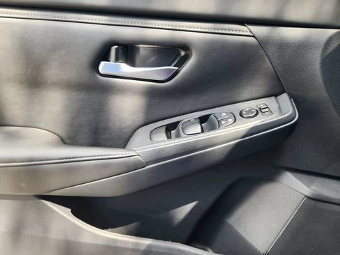 Used 2025 Nissan Sentra SV FWD image 20
