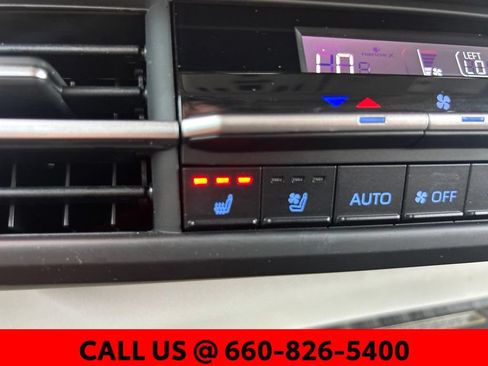 Used 2024 Toyota Sienna Limited AWD/4WD image 39